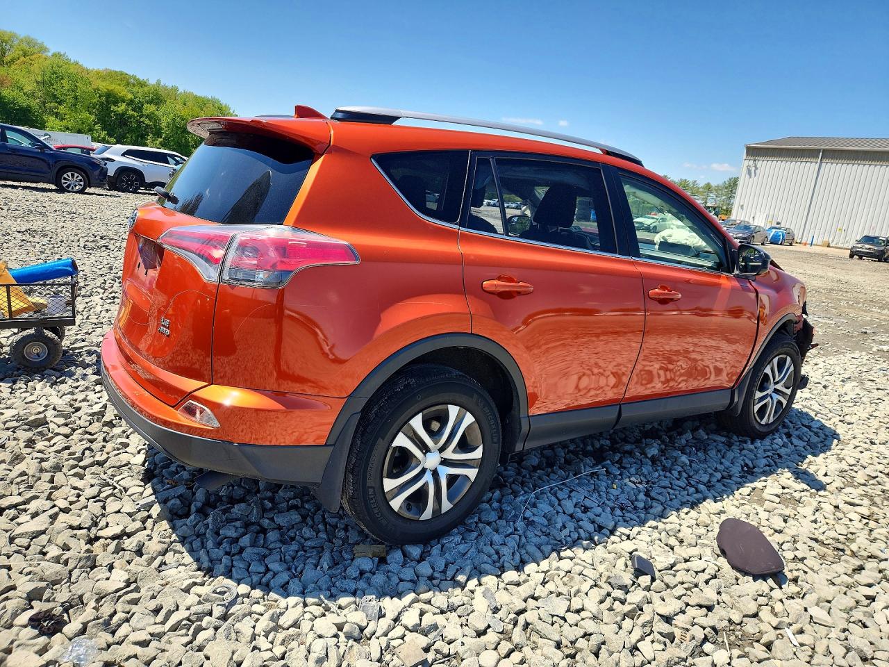 2016 TOYOTA RAV 4 — VIN JTMBFREV8GD179441 — photo 3